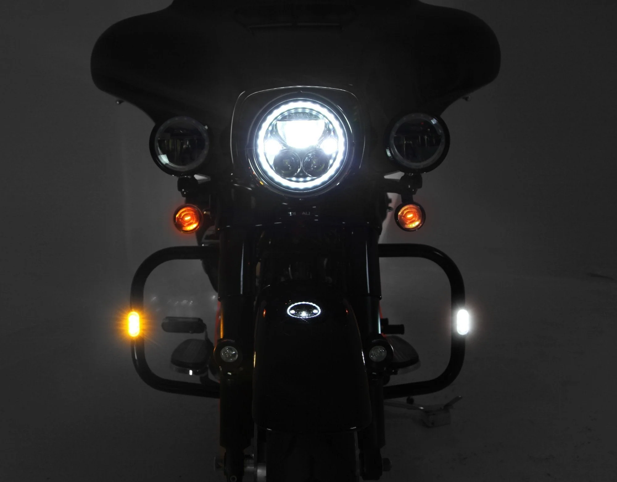 T3 Front Switchback LED Turn Signal Pod with V-Twin Engine Guard Mount - Image 6