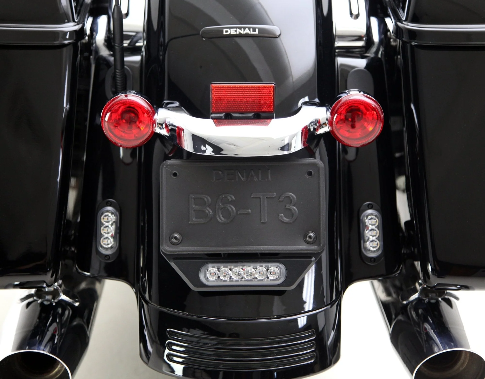 T3 Rear Switchback LED Turn Signal Pods with License Plate Mount - Image 3
