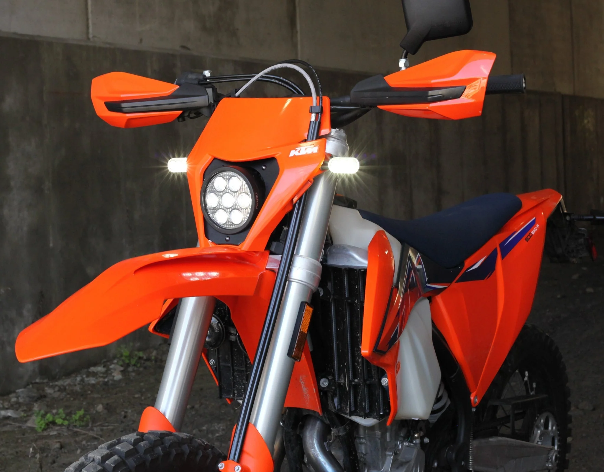 T3 Switchback M8 LED Turn Signals - Front - Image 15